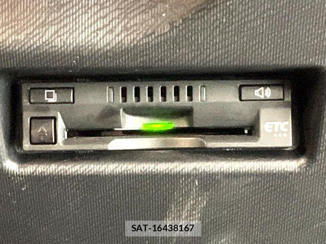Toyota AQUA 2018-01 8334805-6
