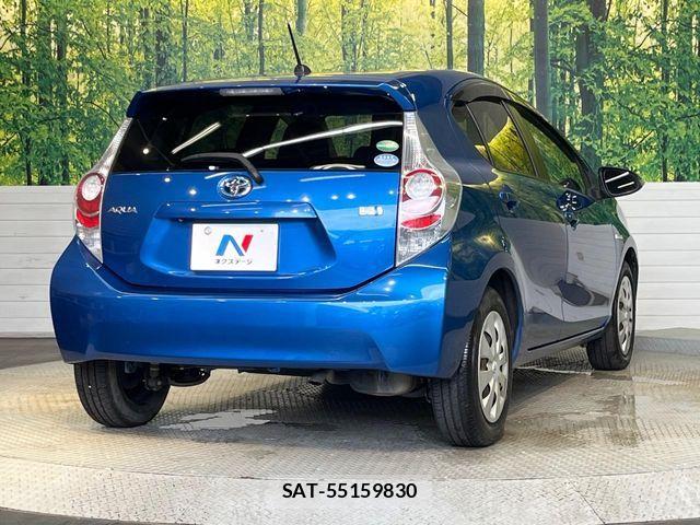 Toyota AQUA 2012-12 8334839-16