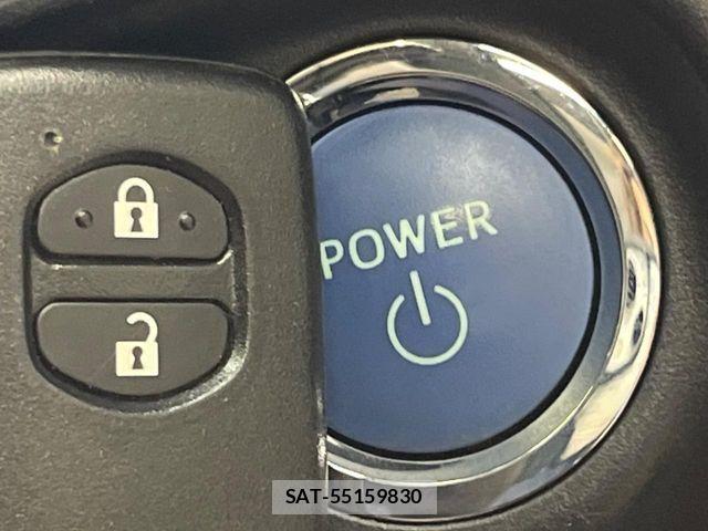 Toyota AQUA 2012-12 8334839-5