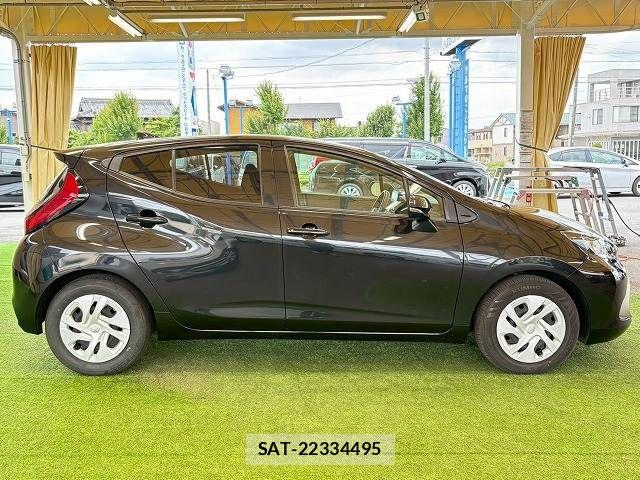 Toyota AQUA 2024-06 8334785-14