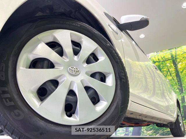Toyota AQUA 2012-07 8334814-12