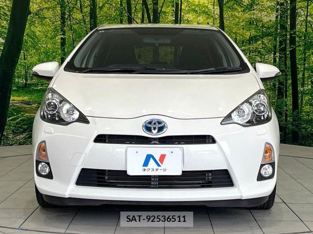 Toyota AQUA 2012-07 8334814-13