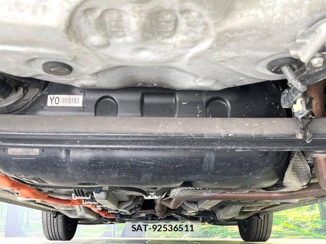 Toyota AQUA 2012-07 8334814-18
