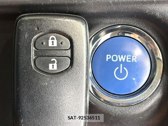 Toyota AQUA 2012-07 8334814-6