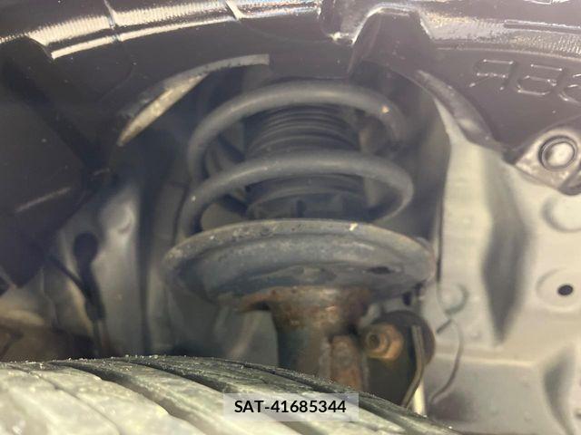 Toyota AQUA 2018-11 8334830-19
