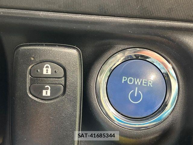 Toyota AQUA 2018-11 8334830-5