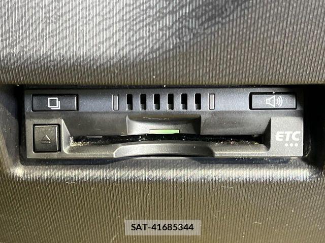 Toyota AQUA 2018-11 8334830-6