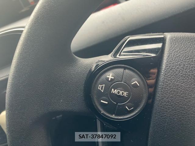 Toyota AQUA 2018-04 8334835-8