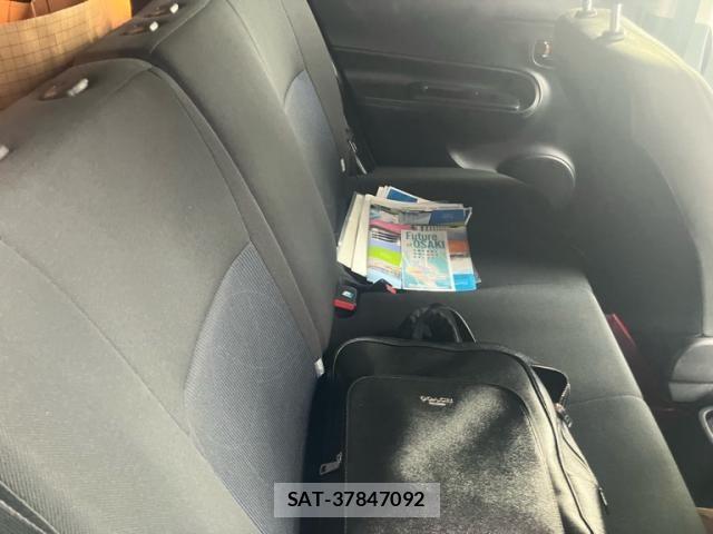 Toyota AQUA 2018-04 8334835-11