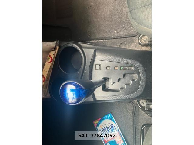 Toyota AQUA 2018-04 8334835-19