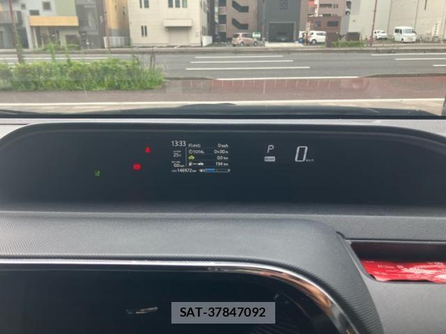 Toyota AQUA 2018-04 8334835-21