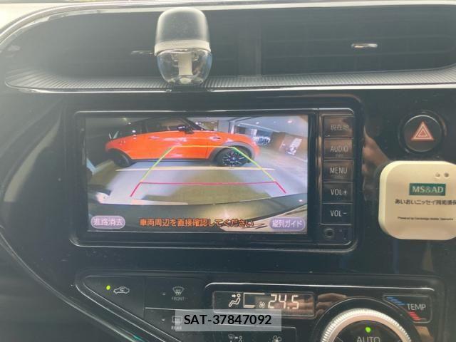 Toyota AQUA 2018-04 8334835-22