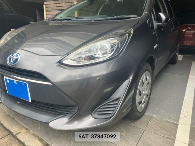 Toyota AQUA 2018-04 8334835-2