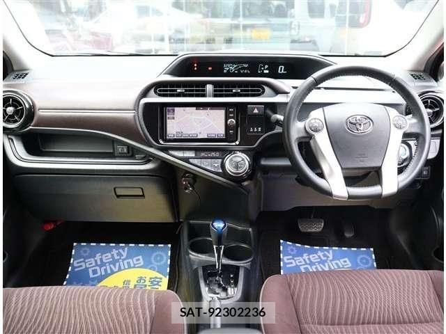 Toyota AQUA 2016-12 8334812-1