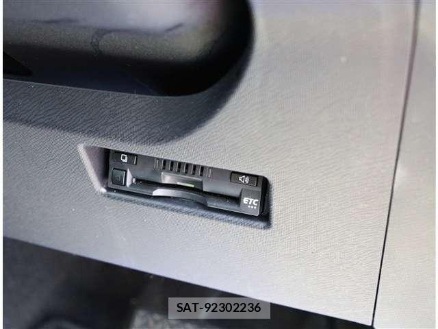 Toyota AQUA 2016-12 8334812-17