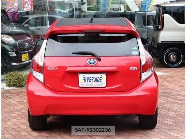 Toyota AQUA 2016-12 8334812-26