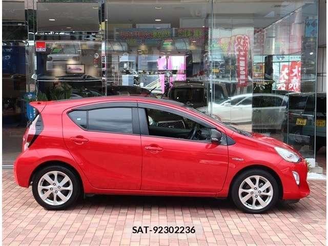 Toyota AQUA 2016-12 8334812-3
