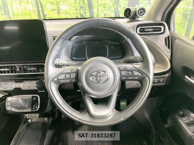 Toyota AQUA 2023-08 8334771-10