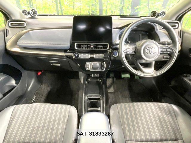 Toyota AQUA 2023-08 8334771-1