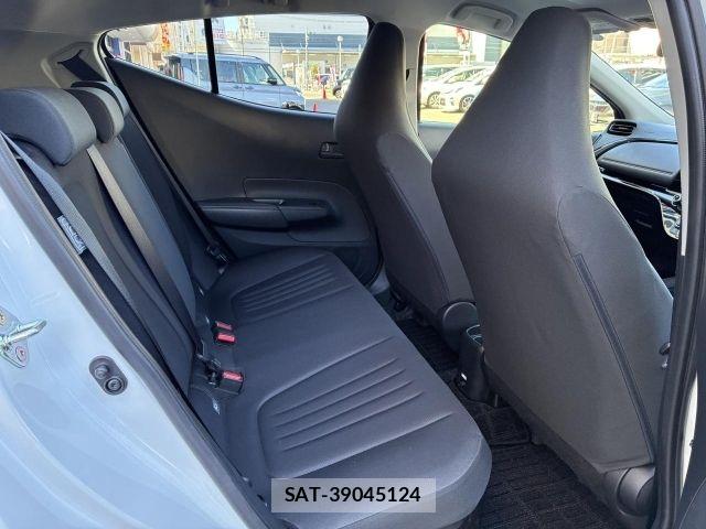 Toyota AQUA 2024-08 8334772-10