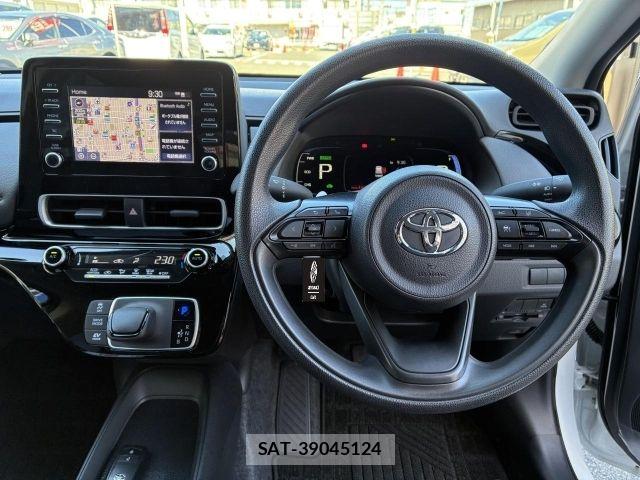 Toyota AQUA 2024-08 8334772-1