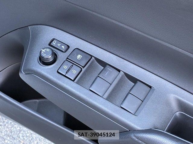 Toyota AQUA 2024-08 8334772-27