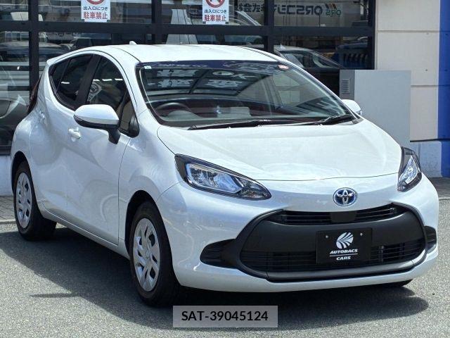 Toyota AQUA 2024-08 8334772-3