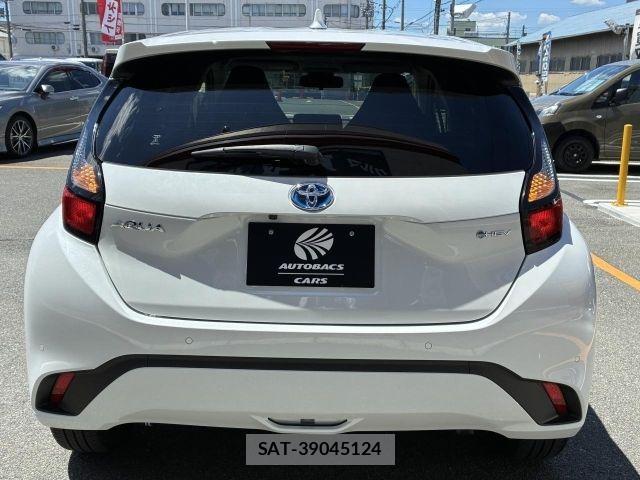 Toyota AQUA 2024-08 8334772-5