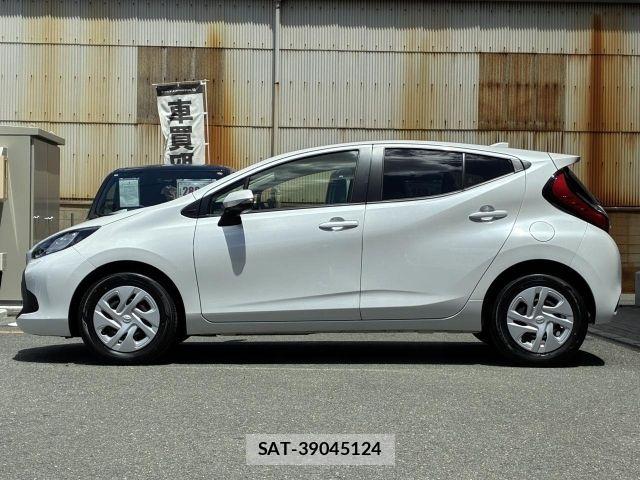 Toyota AQUA 2024-08 8334772-6