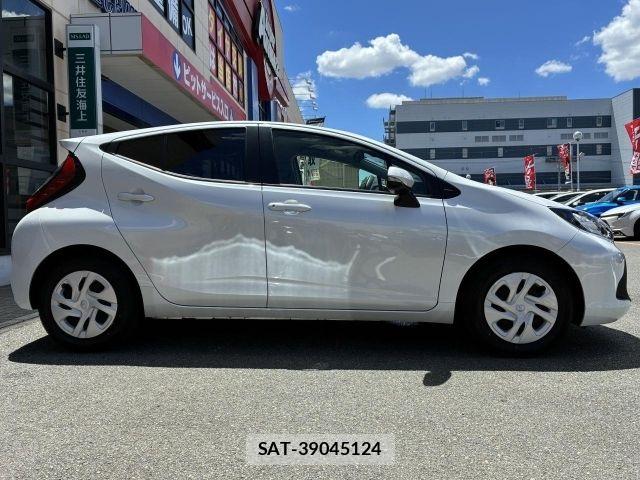 Toyota AQUA 2024-08 8334772-7