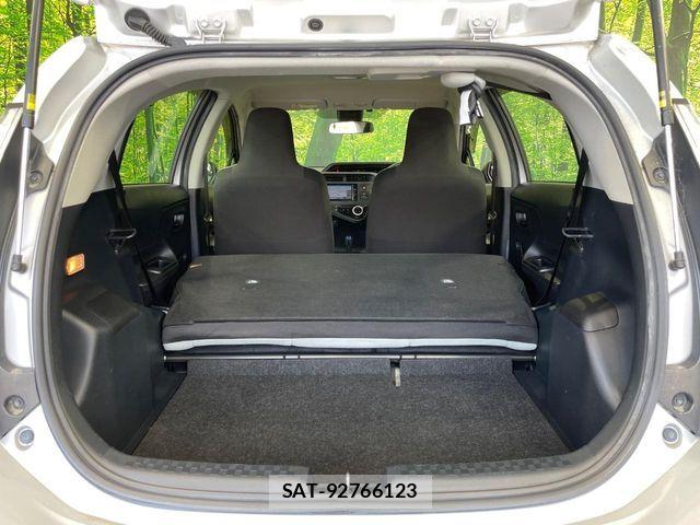 Toyota AQUA 2021-03 8353898-9