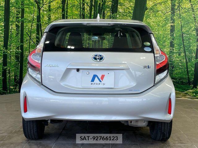 Toyota AQUA 2021-03 8353898-14