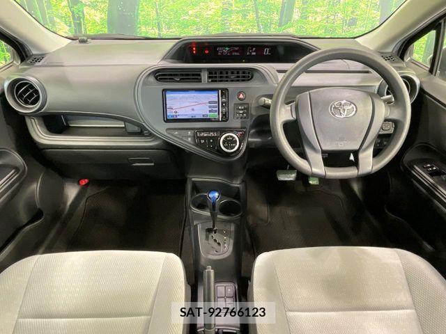 Toyota AQUA 2021-03 8353898-1