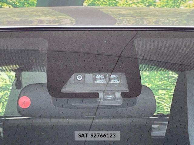 Toyota AQUA 2021-03 8353898-4