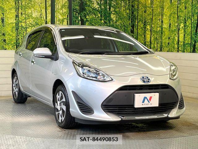 Toyota AQUA 2019-08 8353896-15