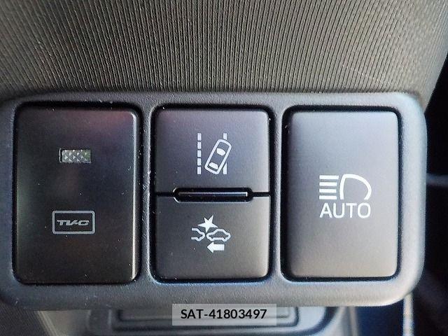 Toyota AQUA 2019-03 8353909-17