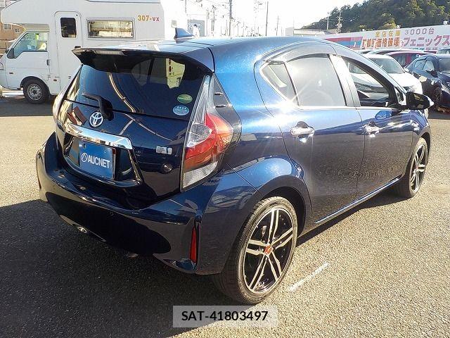 Toyota AQUA 2019-03 8353909-1