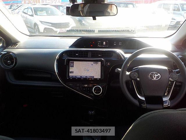 Toyota AQUA 2019-03 8353909-2