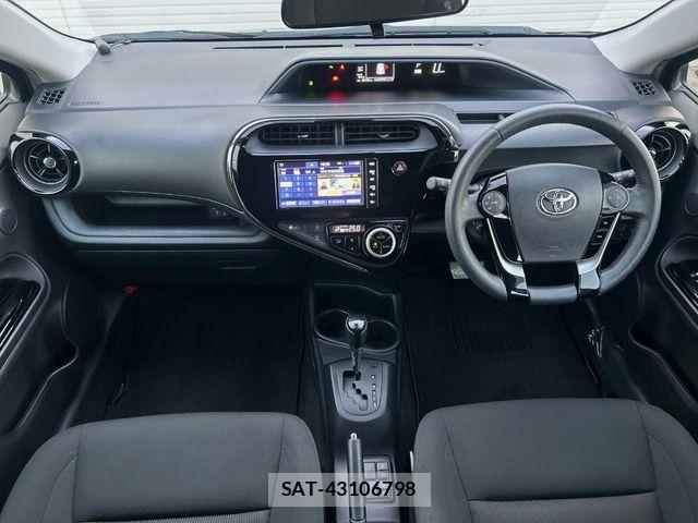 Toyota AQUA 2019-01 8353900-1