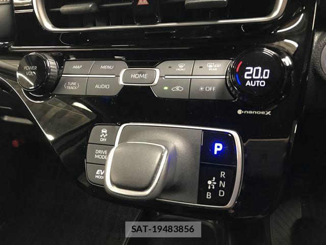 Toyota AQUA 2022-06 8353893-14