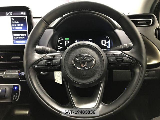 Toyota AQUA 2022-06 8353893-16