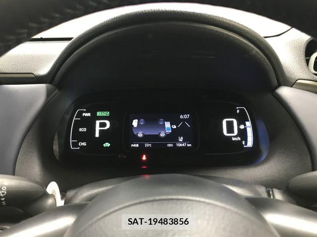 Toyota AQUA 2022-06 8353893-17