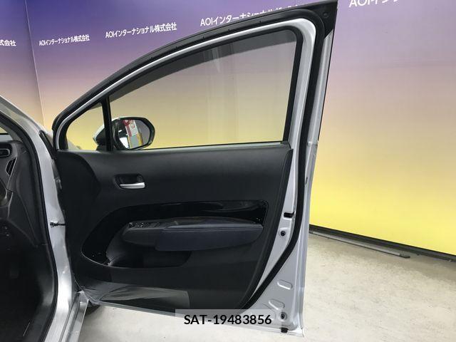 Toyota AQUA 2022-06 8353893-22