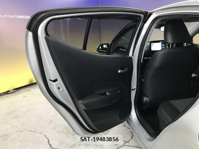 Toyota AQUA 2022-06 8353893-23
