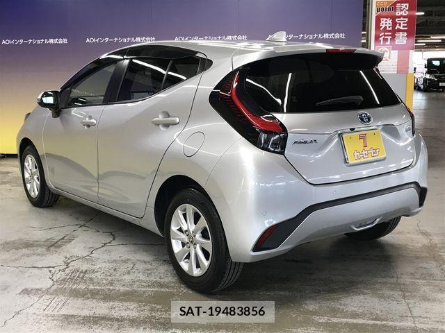 Toyota AQUA 2022-06 8353893-3
