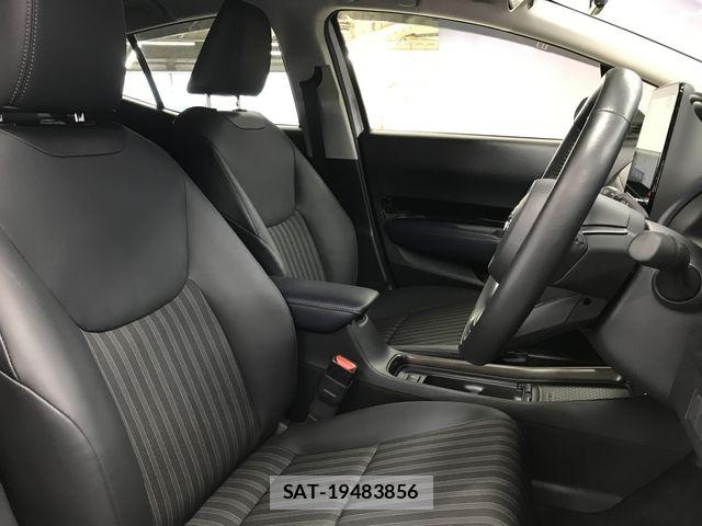 Toyota AQUA 2022-06 8353893-6