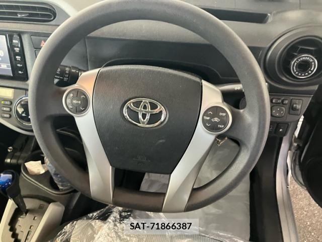 Toyota AQUA 2014-09 8353917-13