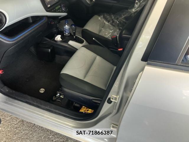 Toyota AQUA 2014-09 8353917-18