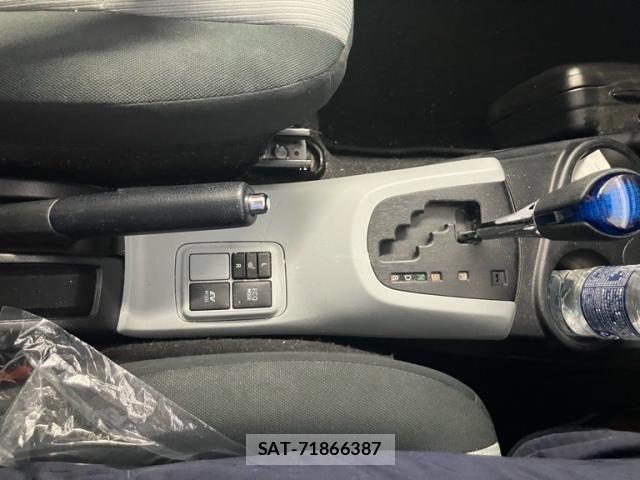 Toyota AQUA 2014-09 8353917-21