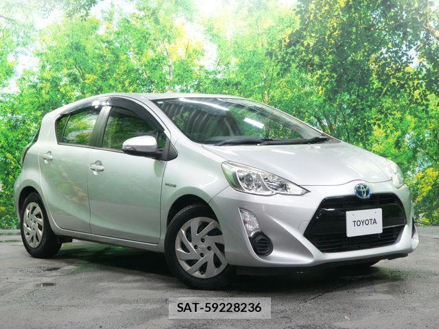 Toyota AQUA 2015-02 8353912-0